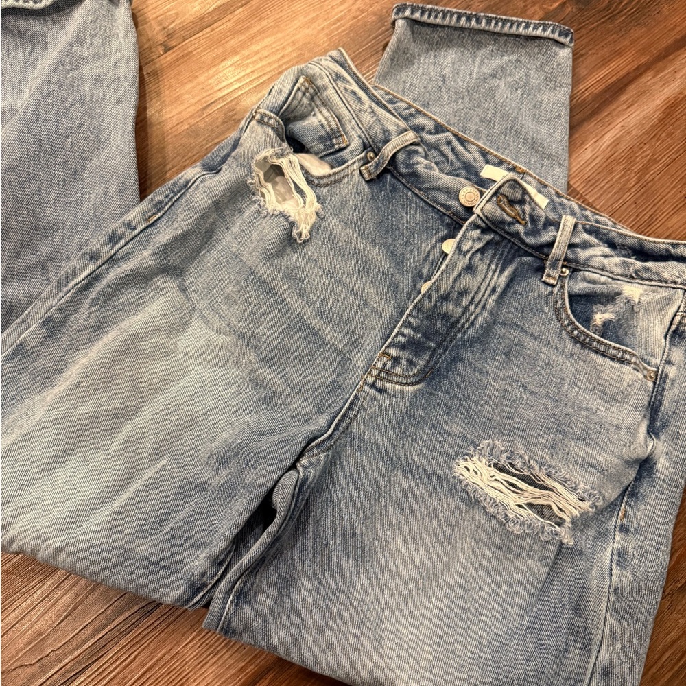 PacSun women’s Light Blue Distressed Jeans